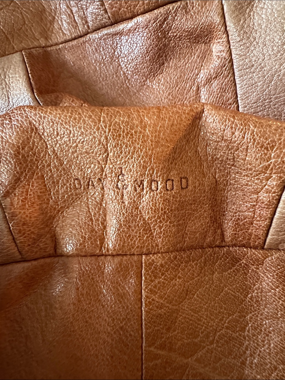 Vintage Brown Leather Drawstring Backpack day & mood - Picture 5 of 8
